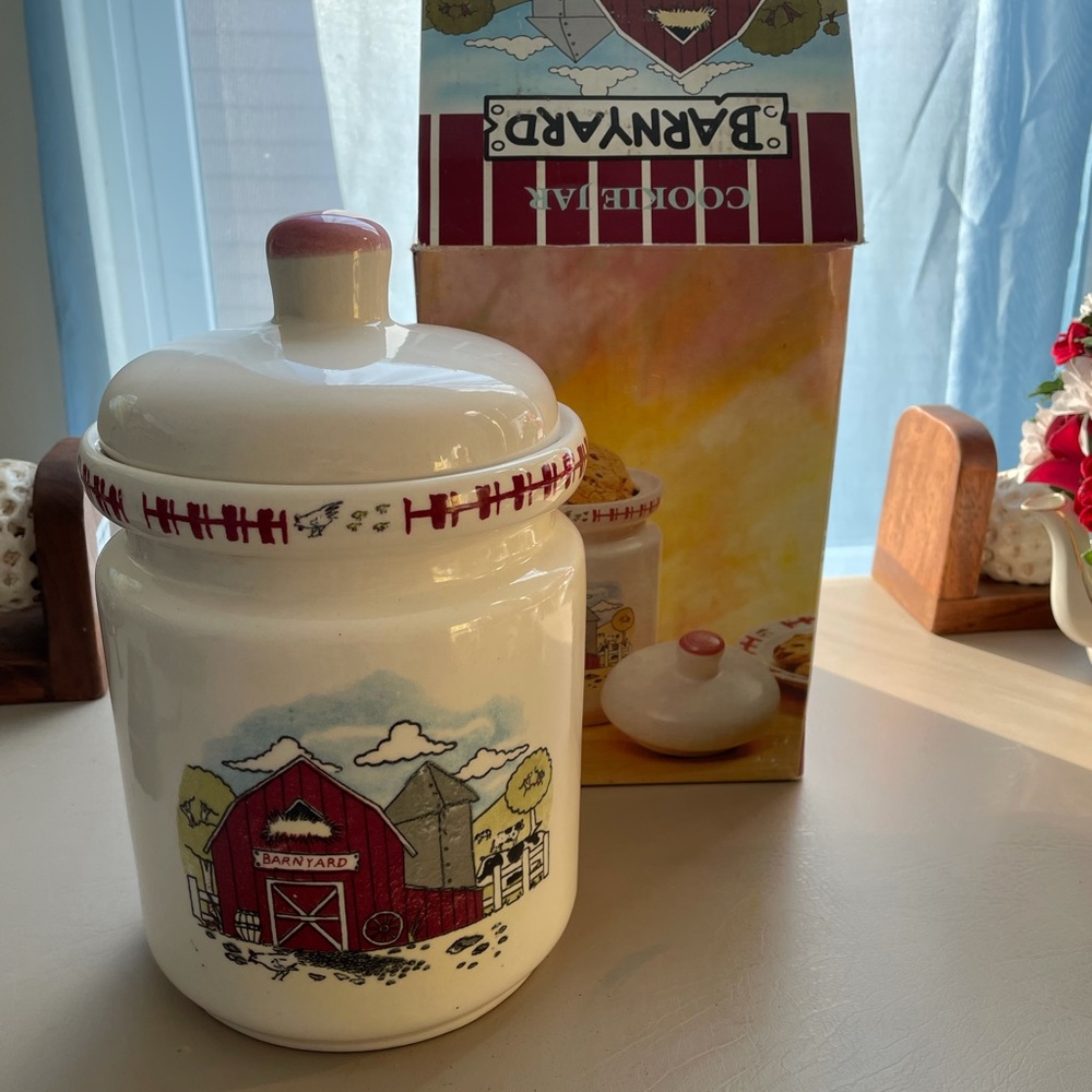 NIB Barnyard cow cookie jar with lid